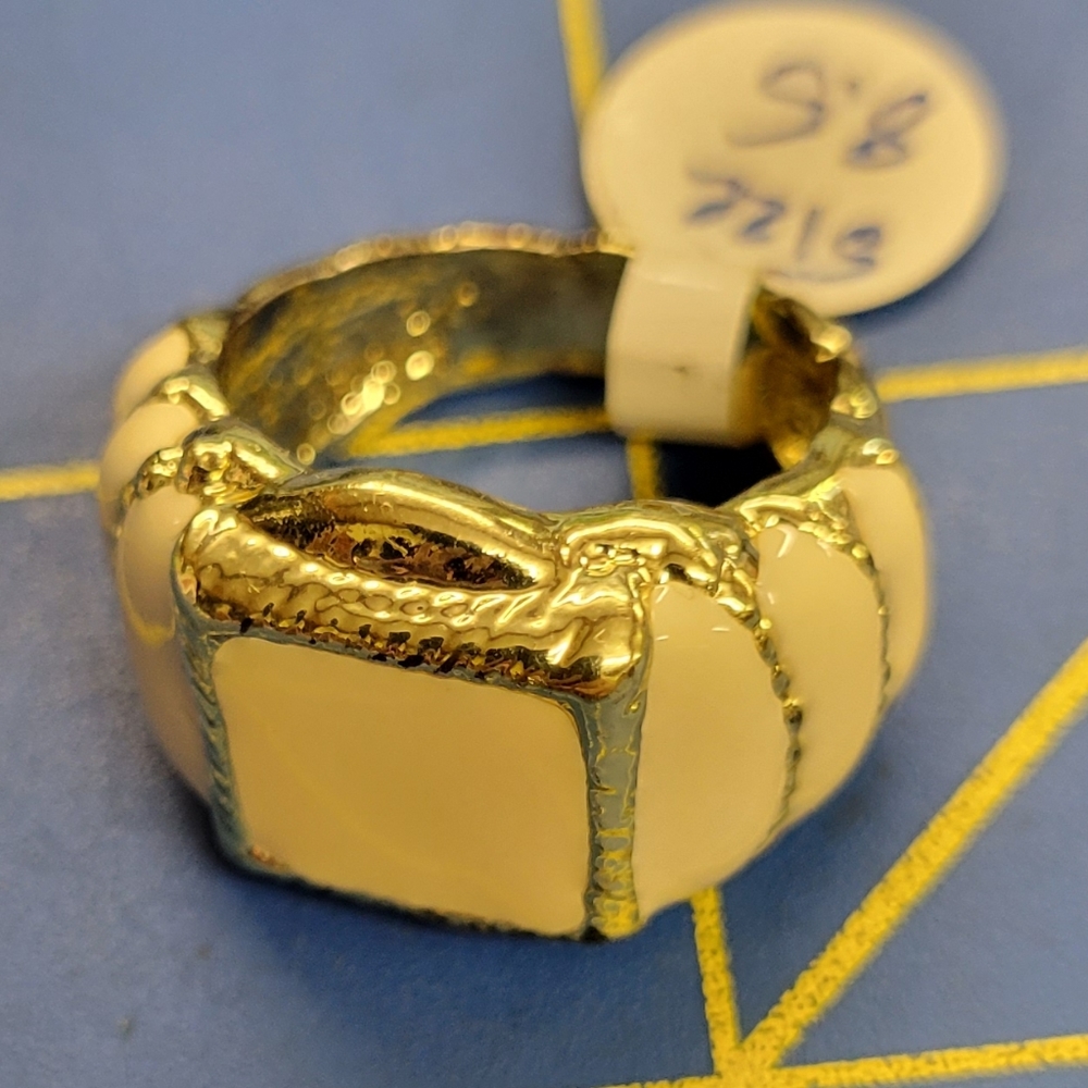 Enamel Silver Ring Size 85 12$
